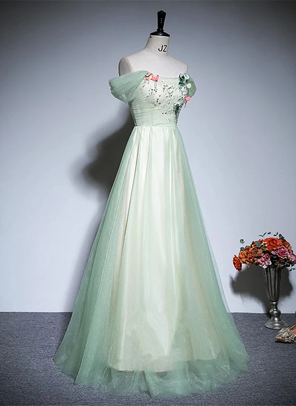 Robe de bal trapèze en tulle vert clair à épaules dénudées